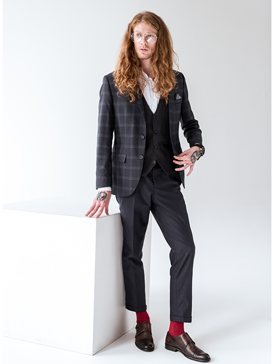 long-hair-man-in-suit