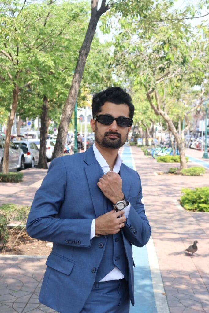 Luxuru-custom-suit-sukhumvit-33 near bts Phrom phong